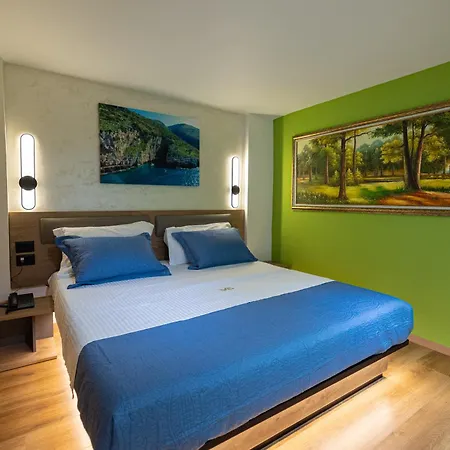 Mustafa Hotel